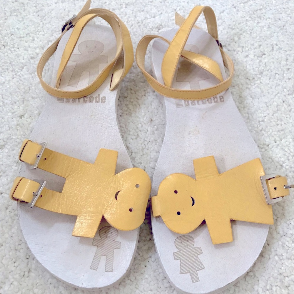 🆕 Whimsical Vintage BARCODE Jack & Jill Sandals